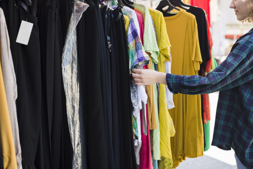 Lumpeks Oława – odzież z drugiego obiegu w lokalnym kontekście