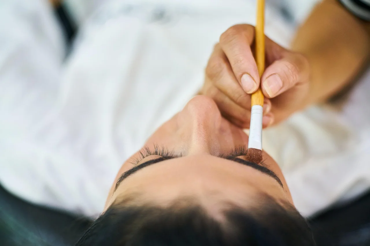 Piękne usta bez ryzyka: czego sprawdzi dermatolog przed zabiegiem odmładzającym